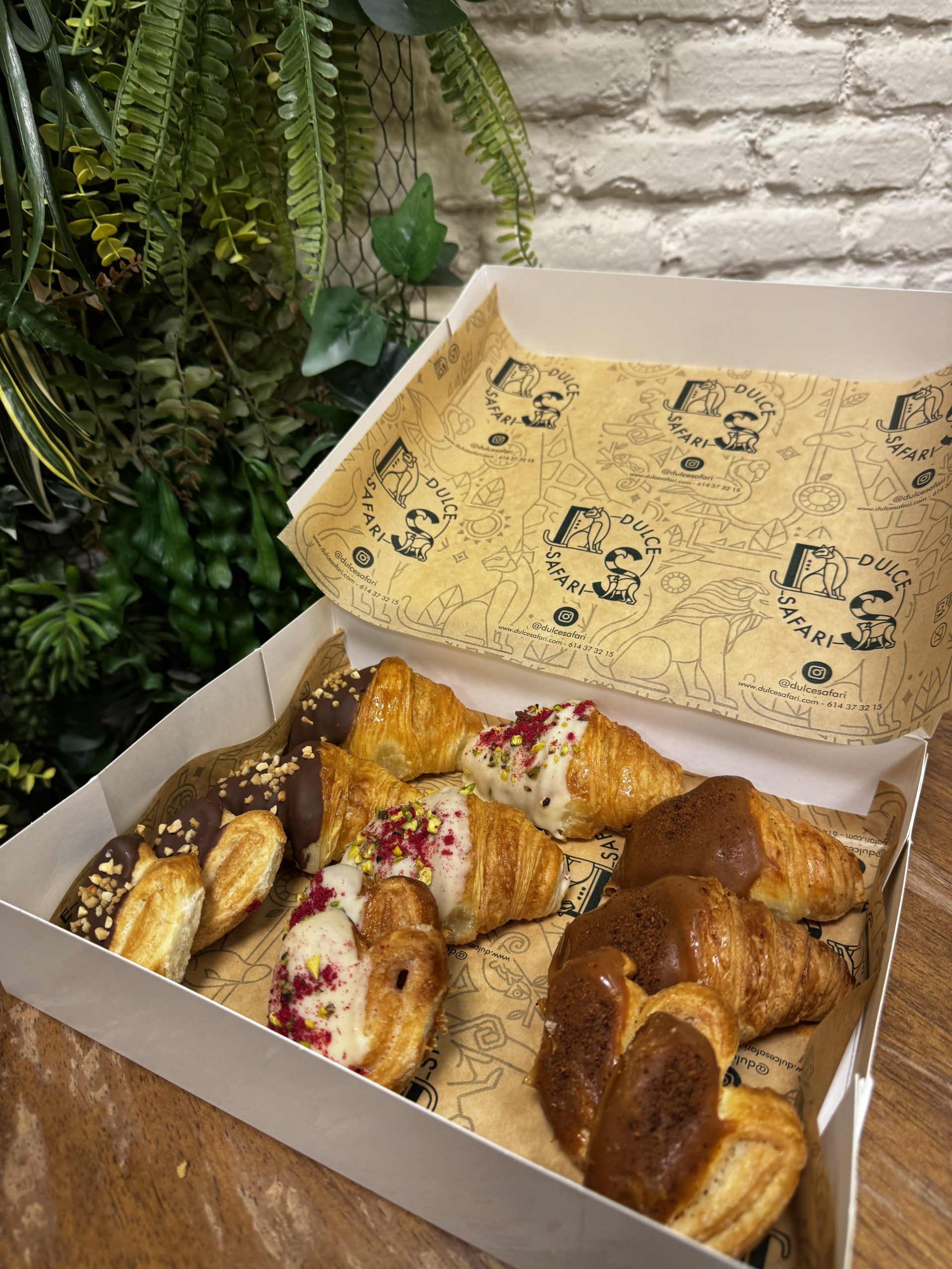 Caja de mini bollería variada